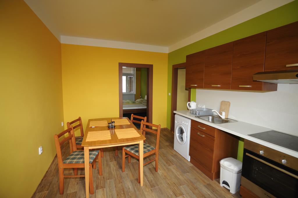 Hotel City Pardubice Bagian luar foto